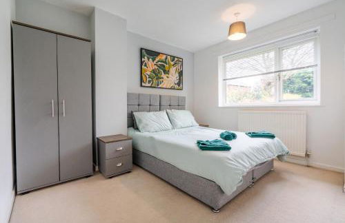 Stylish & Comfortable 3BR Spacious Home with Parking - Foto 12