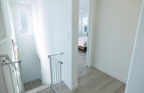 Modern Charming 4BR Home, Family Friendly, Office Space, Fast WiFi, Free Parking - Foto 26