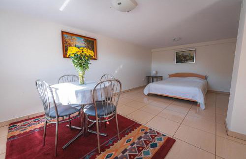 Bug Na Skarpie - Domek Wypoczynkowy z Jacuzzi i Kominkiem - Foto 17