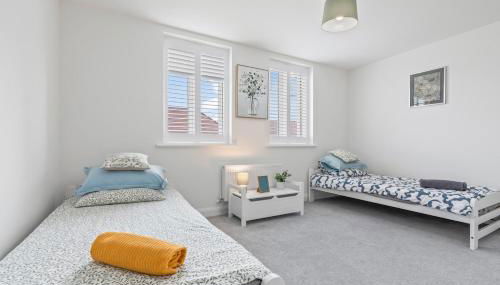 #53 Stylish 4 Bed Home 2 Full 1 Half Bath Free Parking - Foto 1