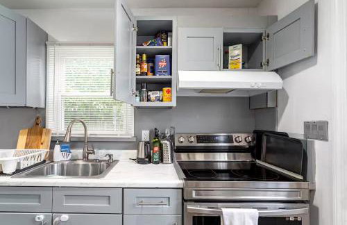 Entire 3bdr home w/parking, backyard, FirePit, BBQ - Foto 5