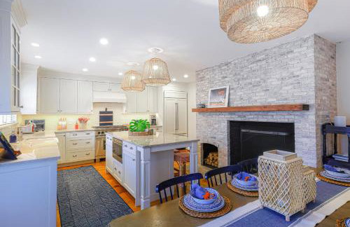 Close to Dtwn Nantucket! Group Getaway with Patio - Foto 30