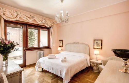 La Dolce Vita Of Via Veneto - Prestigious Apartment With Wonderful Terrace In the Historic Center - Foto 7