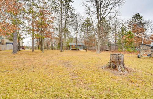 Minong Flowage Cabin with Fire Pit and Dock! - Foto 25