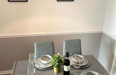 Wolverhampton 3-Bed Home Garden 4 Beds Parking for 2 Vans Ideal for Contractors, NHS & Long Stays Near M6, Walsall & City Centre - Foto 7