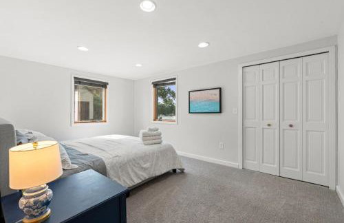 Cozy Pet-Friendly Condo l Pool l Dock l Walk to Parks - Foto 24