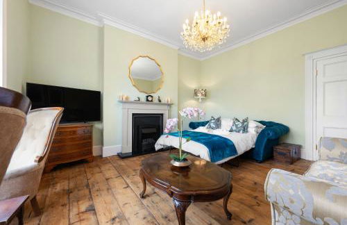 2BR Georgian home, Garden, Hot tub, Sea view, Sleeps 6 - Photo 11