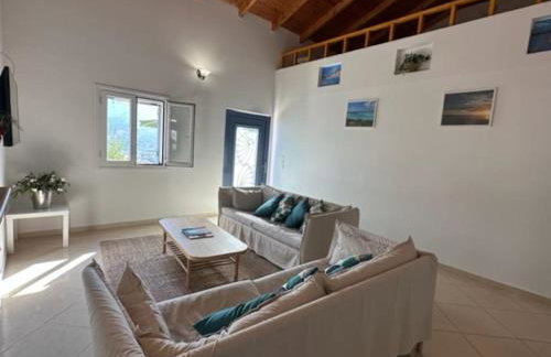 Villa Zola with Views - Photo 12