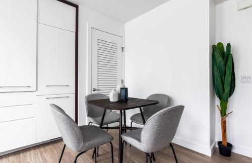 Rincon Hill 1BR w Gym Rooftop Hot Tub nr SV SFO-250 - Foto 4