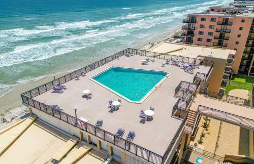 New dog-friendly Listing! Updated direct oceanfront with spacious balcony and heated pool - Foto 5