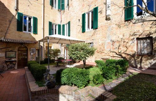 Regis Condo - Photo 48