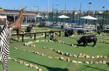 Luxury 2 bedroom 2 bathroom South facing second floor apartment - Foto 18