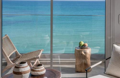 Khroma Luxury Suite 3- Beach front apartment - Photo 7