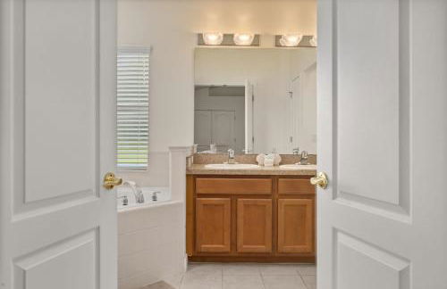 Peaceful yet perfect location, private pool home - Foto 38