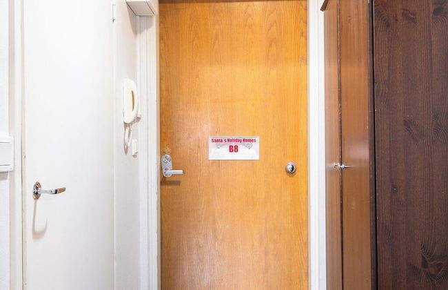 Santa's Holiday Homes - Photo 46