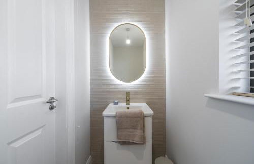 Modern Entire Home steps from the Train Station - Foto 34