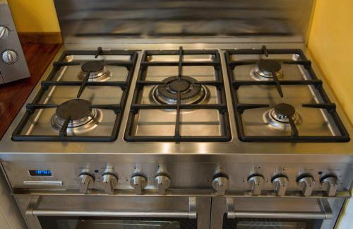 5 Bedroom House with Sea Views - Photo 18