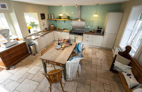 Church Cottage by Coast & Country Stays - Foto 36