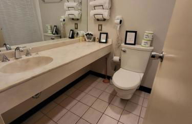 Cedar Lodge Condo with Lake Winnipesaukee Views; close to Weirs Beach!! - Foto 12