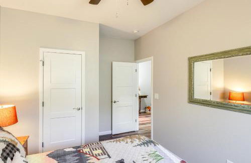 Hot Tub and Outdoor Living Relaxing Show Low Cabin - Foto 15