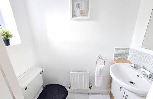 2ndHomeStays- Bilston- Contractors Friendly Townhouse - Foto 14