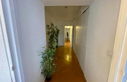 BnGo I Le Spacieux I 12 personnes, 5 chambres, 2 salle de bain, parking privé, WC séparé, Wifi - Foto 52