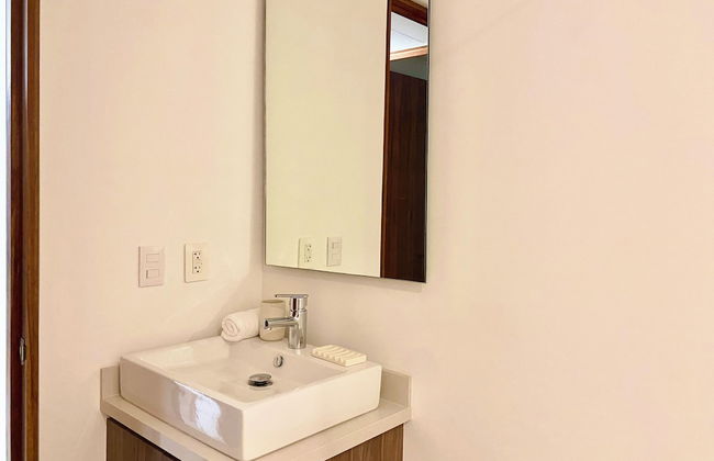 Urban Towers by Andiani Travel - Photo 18