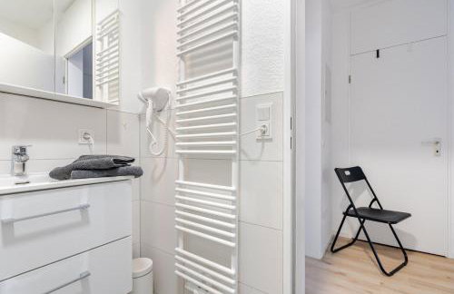 Zentrales City Apartment EDEN - 1 Min zum HBF - Ideal für Trips nach Köln, Düsseldorf, Wuppertal, Messe - Balkon, Küche, 2 Zimmer, Renoviert 2025 - Foto 17