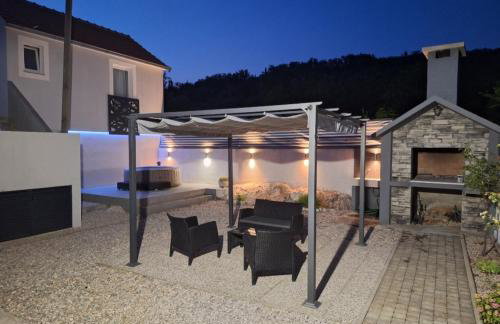 Holiday home "Olive tree", with pool - Best Host 2025 - Foto 4