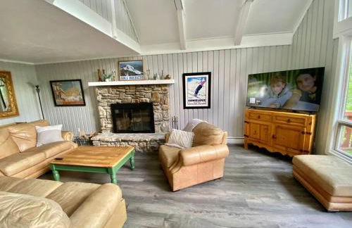 Cozy Charming Ski Chalet Sleeps 11 - Foto 6