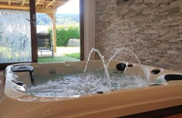 Gîte Papillon 6 à14 personnes - Jacuzzi - Foto 2