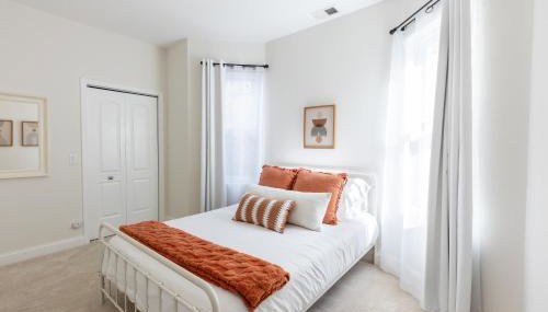 Uptown Bright & Modern Apt - Steps to Lake, Train, Amazing Food & Free Parking - Foto 3