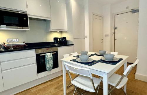 Modern 2 Bedroom Apartment in Central Croydon with Free Parking - Foto 9