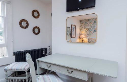 Heron Stays Bath- Boutique Period Group Properties, Parking for 4 Cars, Just 3 Miles to Bath Central, Sleeps 14 - Photo 13