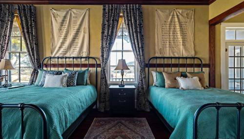 Kingsby Farmhouse - 1BR with 2 Queens & Mountain Views - Foto 3