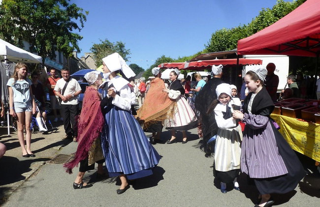 Holiday Home in Guerlesquin Near Lake - Foto 27