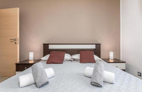 Cozy Apartment In Pilkovici With Wifi - Photo 41