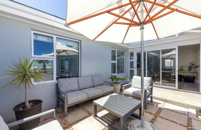 Beachfront, Private Pool, Pizza Oven, Pool Table, Fast Internet, Family Friendly - Photo 48