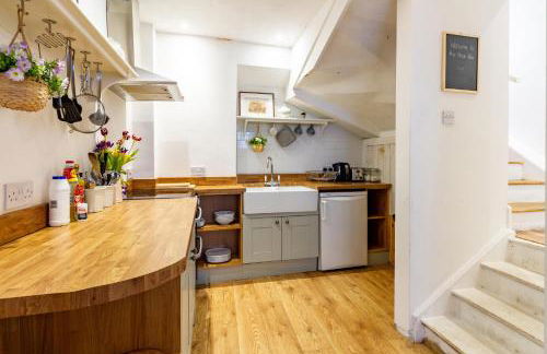 The Shoe Box cottage with allocated parking - Foto 3