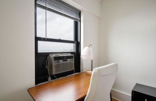 Gold Coast studio w doorman gym 2 blocks to L CHI-916 - Photo 9