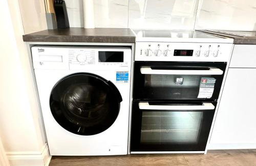 Stunning Modern, Private Apartment,15 Mins To Central London - Photo 17