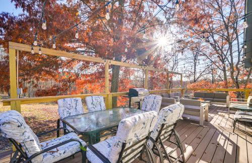 Serene Springfield Retreat on 6 Acres with Hot Tub! - Foto 22