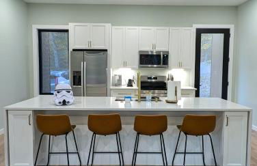 Cozy 2-bedroom cabin in welcoming Shenandoah, Basye with WiFi, AC, EV - Foto 33