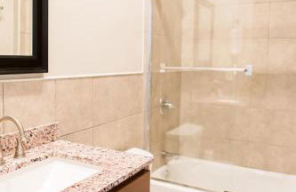 The Reserve - Heart of OTR 2 Bed Suite w/Views - Foto 30