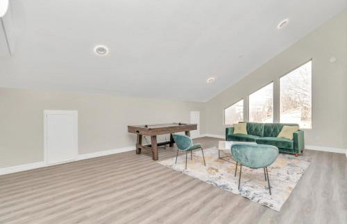 AccessibleGem 3BR Jacuzzi & Air Hockey Sleeps 13 Chinatown - Foto 48