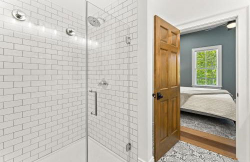 Lakeside Retreat Sleeps 22 Dock Grill Game Room - Foto 46