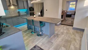 Stunning Modern Riverside Cottage - Photo 2