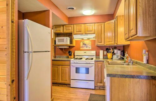 Pet-Friendly Warrens Cabin with Fire Pit! - Foto 7