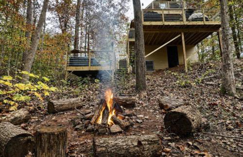 Romantic Cabin, Hot Tub, Lake Access, OutdoorLiving! - Foto 4