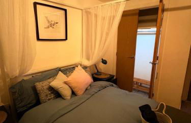 2 bedroom 2 bathroom ground floor apartment in central location - Foto 27